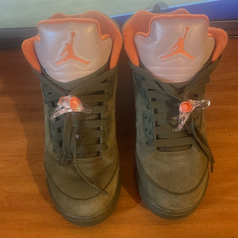 Jordan 5 size 6.5Y